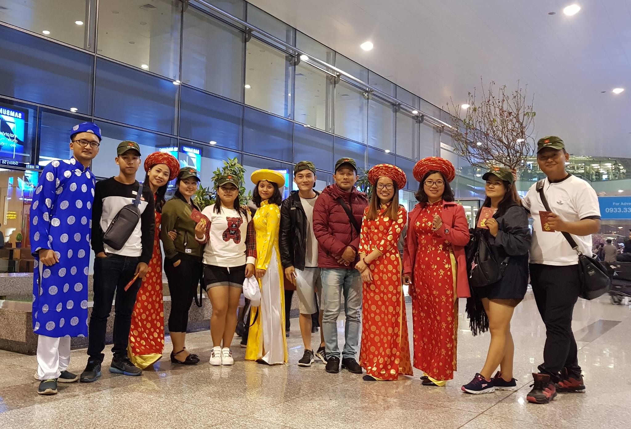 airport-Hanoi-guests