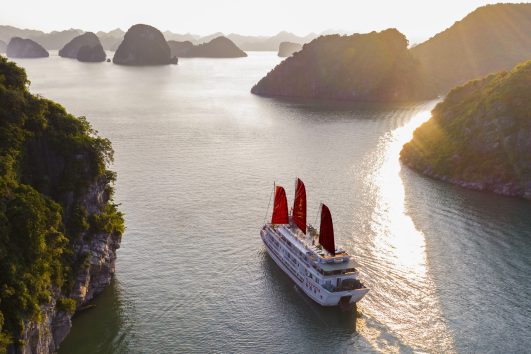 Hanoi 5D4N package: Ninh Binh 1D - Halong Bay 2D