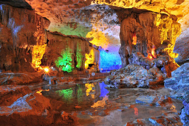 Tam Cung Cave