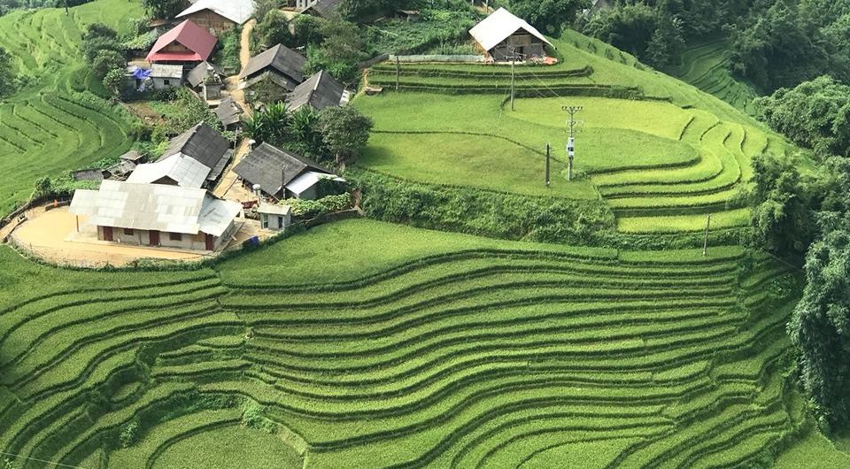 Sapa by bus or by train