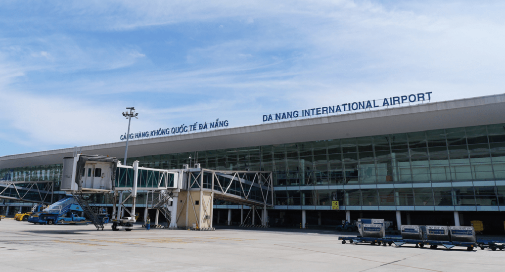 Exchange money at Danang airport