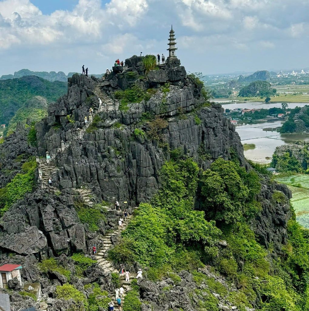 Ninh Binh one day tour Dragon mountain